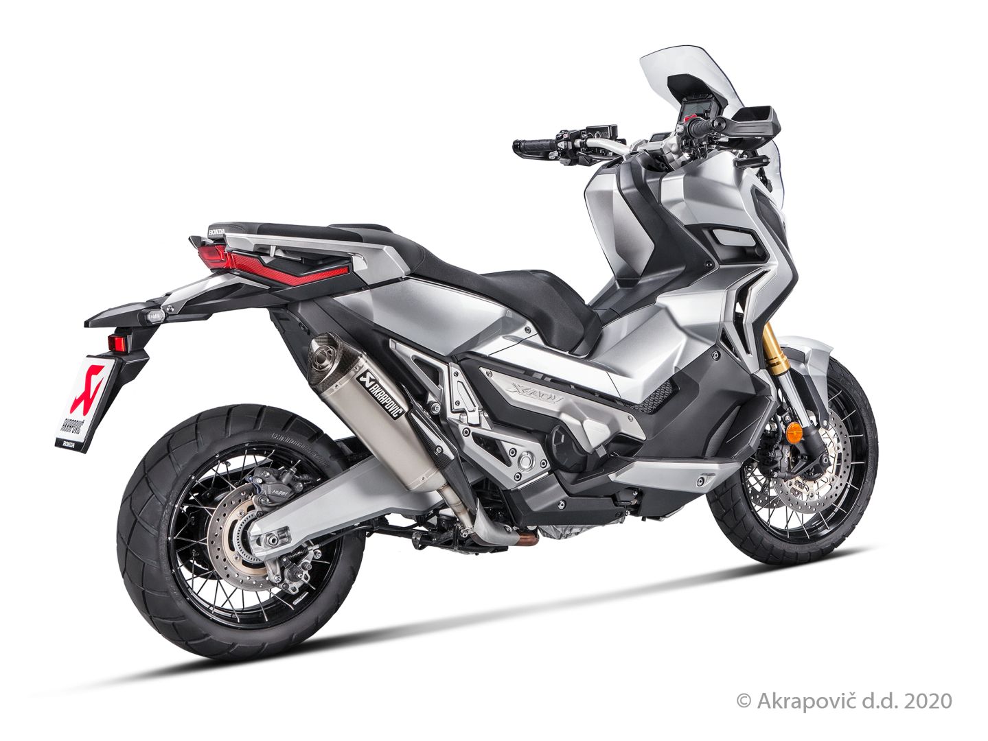 Akrapovic FELCSÚSZTATHATÓ LINE KIPUFOGÓ TITANIUM CARBON END CAP HONDA X-ADV 750 D ABS DCT motor kipufogó 0